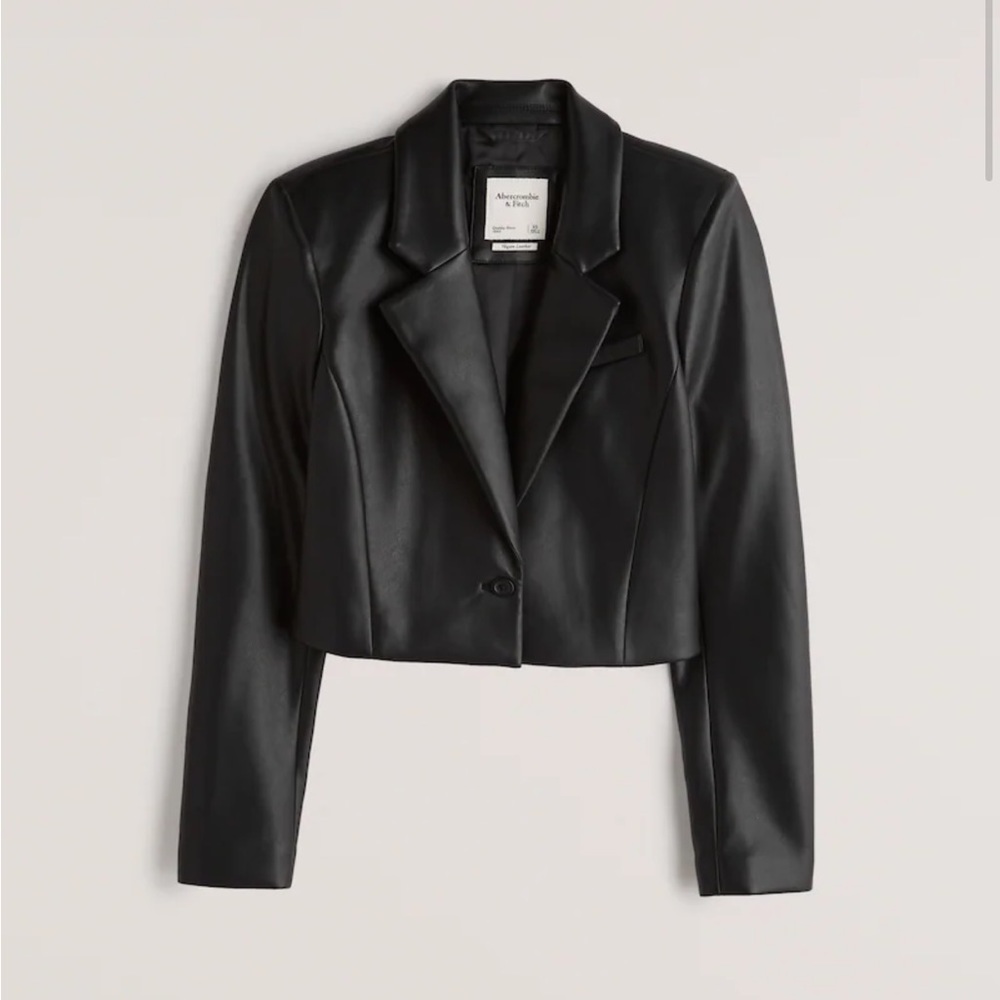 ABERCROMBIE AND FITCH CROPPED BLAZER